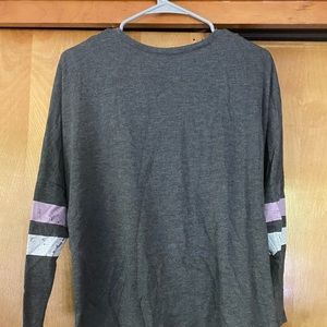 About a Girl- long sleeve t-shirt with printed graphics
